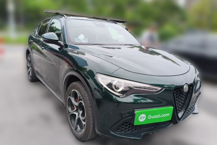 Used Alfa Romeo Stelvio 2020 2.0T 280HP Luxury Edition Front Right 45 Deg