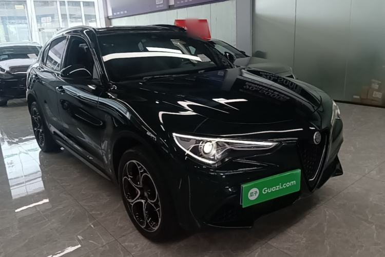 Used Alfa Romeo Stelvio 2020 2.0T 280HP Luxury Edition Front Right 45 Deg