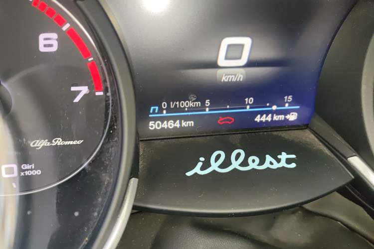 Used Alfa Romeo Stelvio 2020 2.0T 280HP Luxury Edition Odometer Close Up