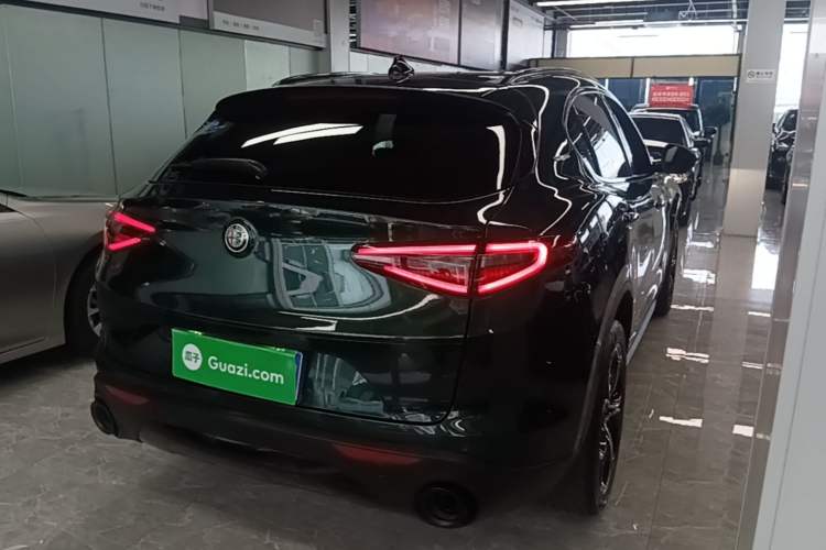 Used Alfa Romeo Stelvio 2020 2.0T 280HP Luxury Edition Rear Right 45 Deg