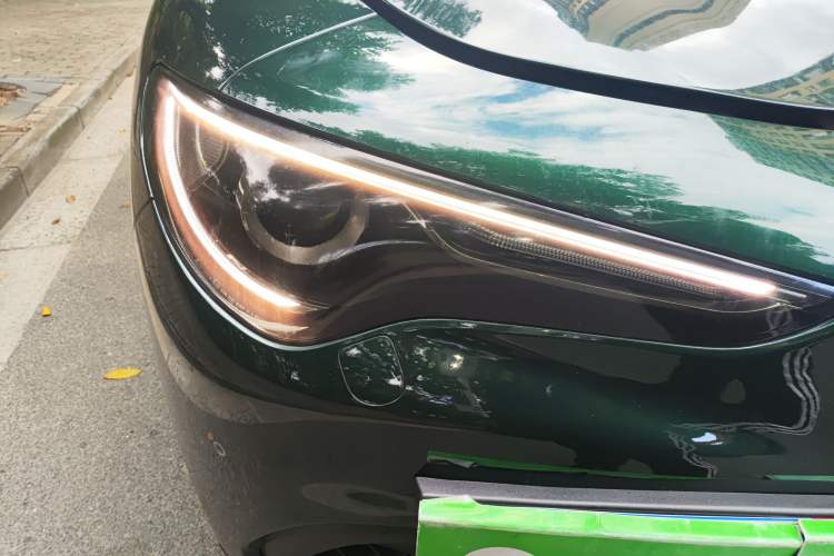 Used Alfa Romeo Stelvio 2020 2.0T 280HP Luxury Edition Right Front Headlight