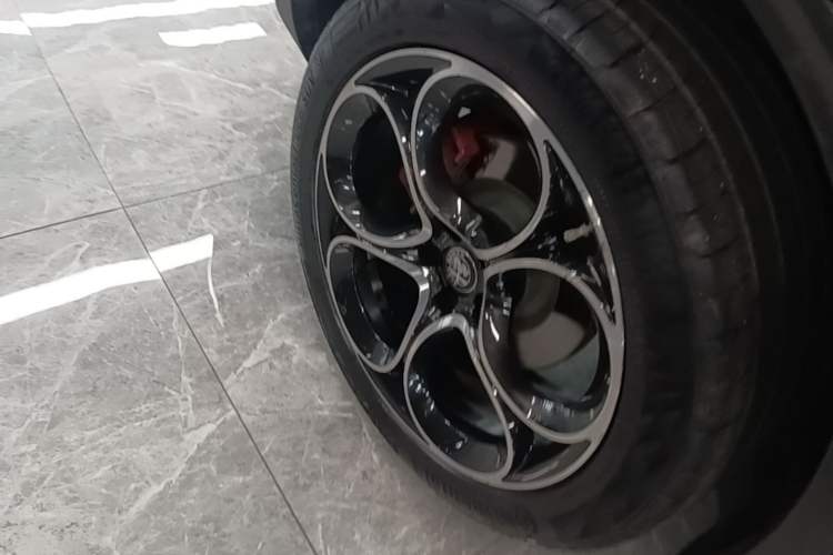 Used Alfa Romeo Stelvio 2020 2.0T 280HP Luxury Edition Right Rear Wheel Hub
