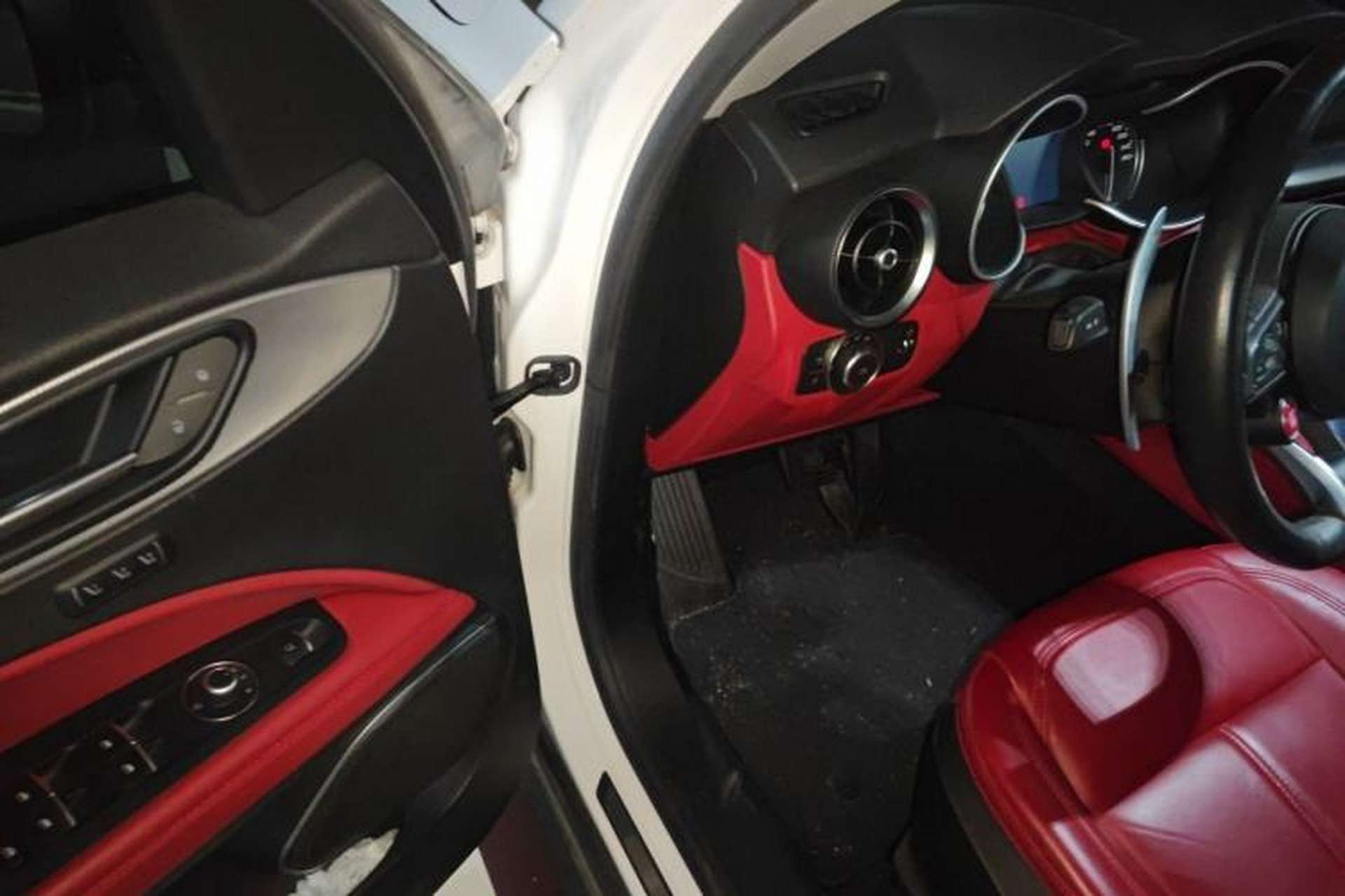 Used Alfa Romeo Stelvio 2020 2.0T 280HP Luxury Edition Driver Seat