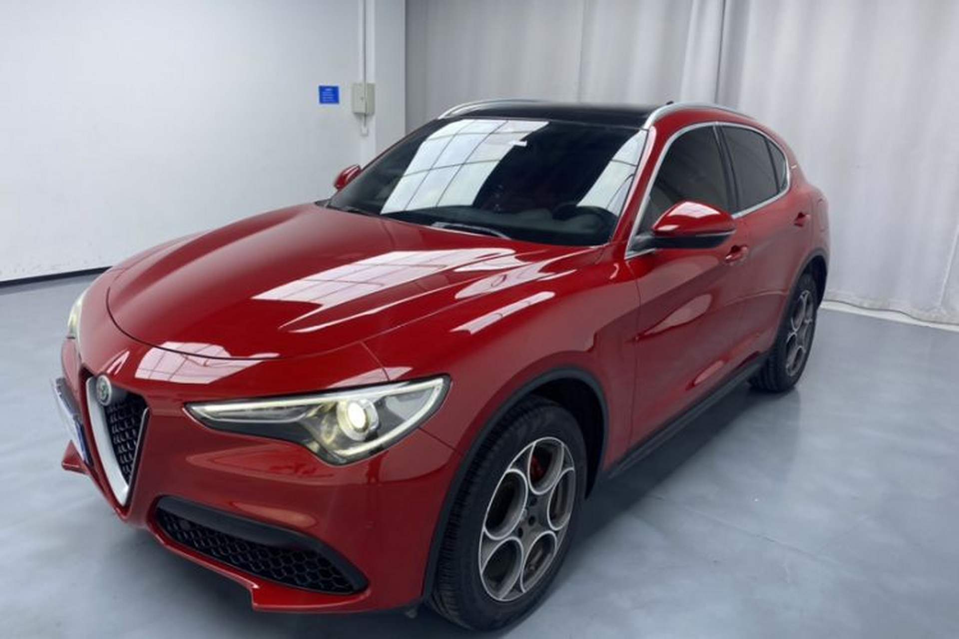 Used Alfa Romeo Stelvio 2020 2.0T 280HP Luxury Sports Edition Front Left 45 Deg