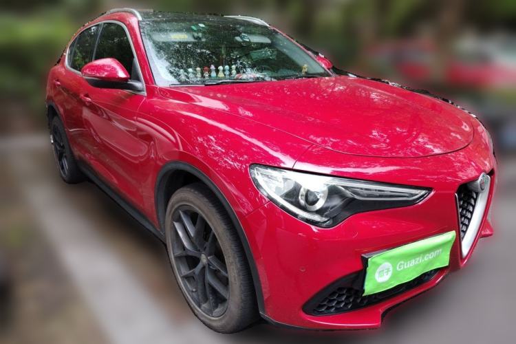 Used Alfa Romeo Stelvio 2020 2.0T 280HP Luxury Edition Front Right 45 Deg