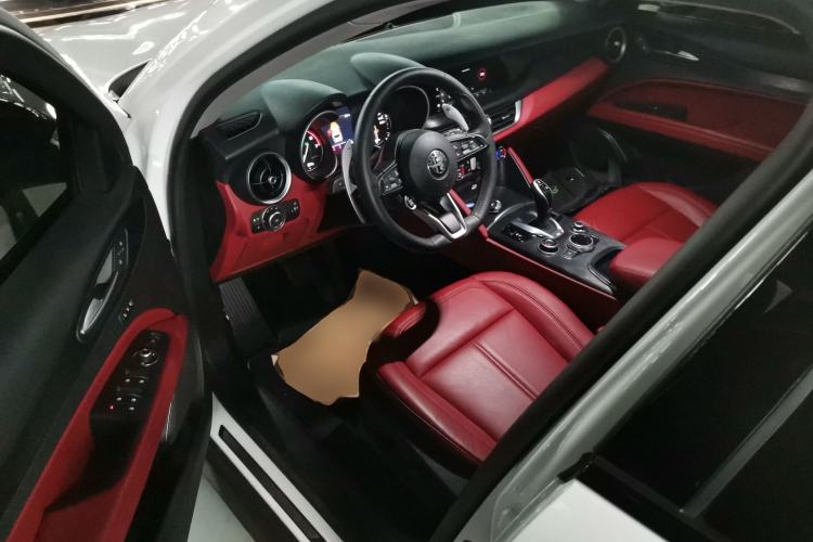 Used Alfa Romeo Stelvio 2020 2.0T 280HP Luxury Edition Driver Seat