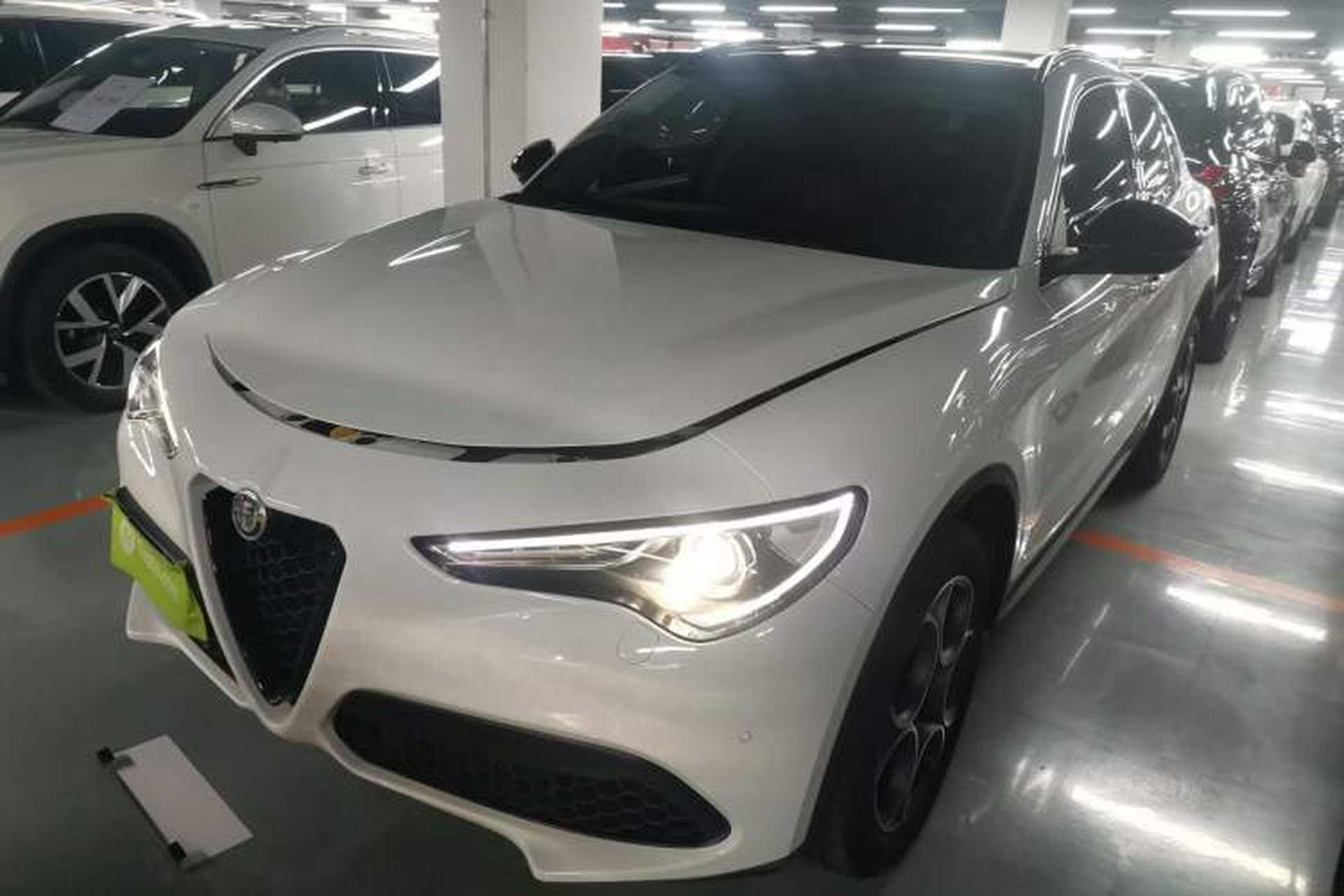 Used Alfa Romeo Stelvio 2020 2.0T 280HP Luxury Edition Front Left 45 Deg