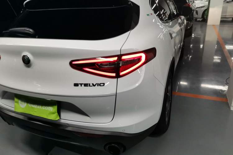 Used Alfa Romeo Stelvio 2020 2.0T 280HP Luxury Edition Right Rear Taillight