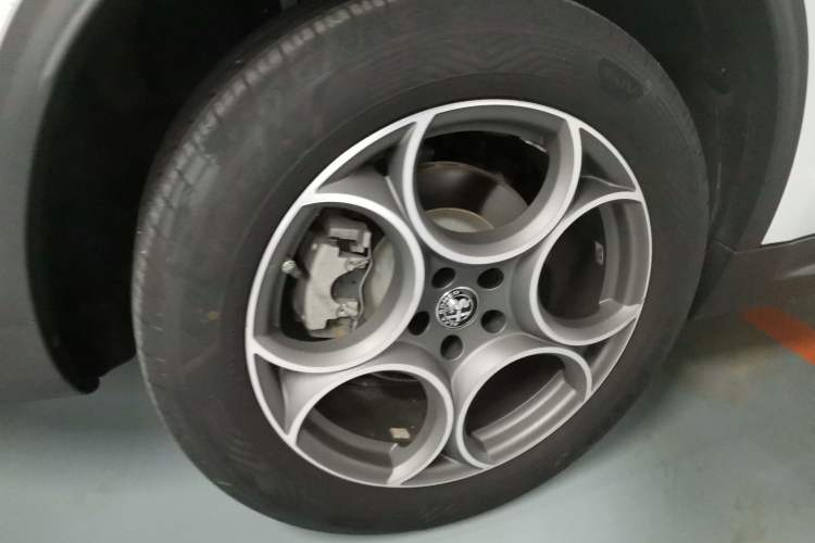 Used Alfa Romeo Stelvio 2020 2.0T 280HP Luxury Edition Right Rear Wheel Hub