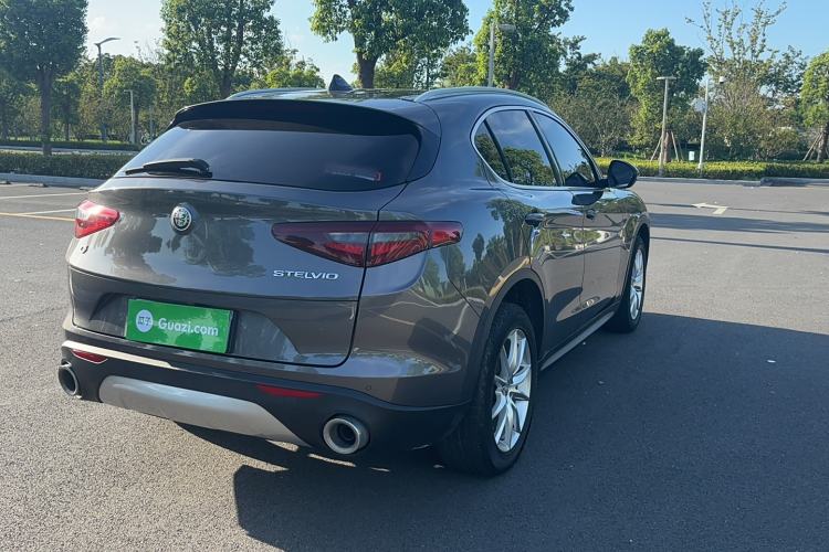 Used Alfa Romeo Stelvio 2021 2.0T 280HP Luxury Edition Exterior 10