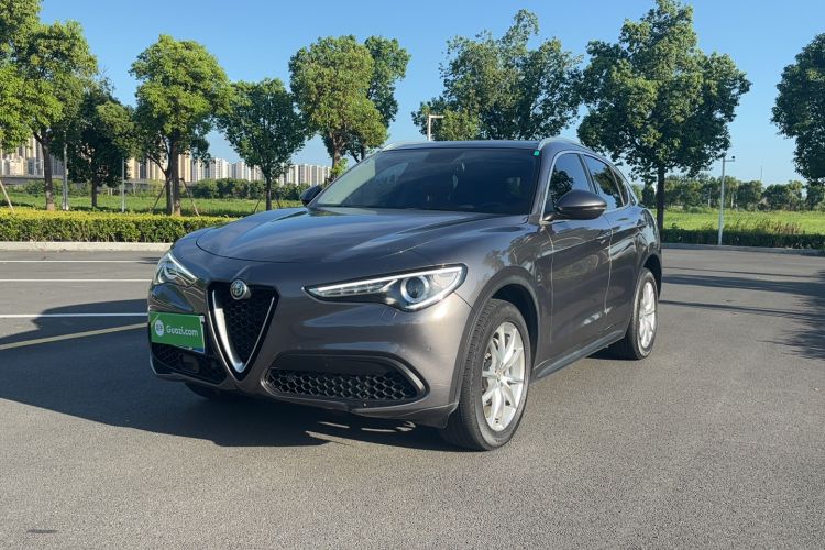Used Alfa Romeo Stelvio 2021 2.0T 280HP Luxury Edition Exterior 2