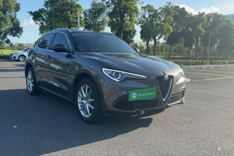 Used Alfa Romeo Stelvio 2021 2.0T 280HP Luxury Edition Exterior 3