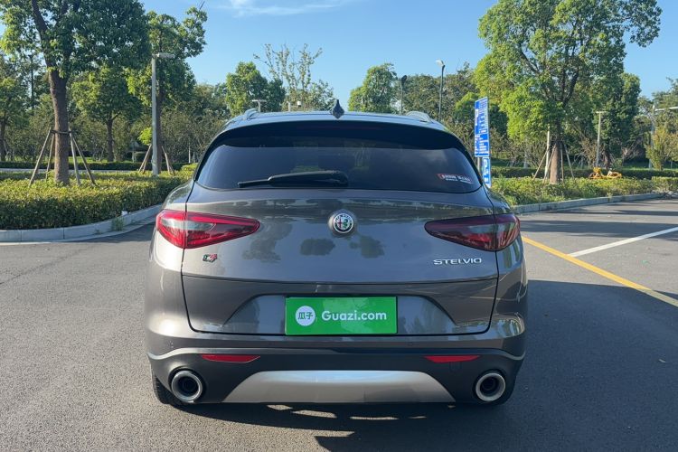 Used Alfa Romeo Stelvio 2021 2.0T 280HP Luxury Edition Exterior 8