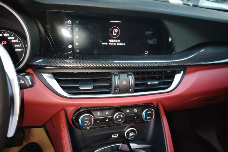 Used Alfa Romeo Stelvio 2021 2.0T 280HP Luxury Edition Audio And AC Panel