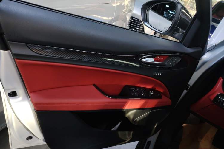 Used Alfa Romeo Stelvio 2021 2.0T 280HP Luxury Edition Left Front Door Interior
