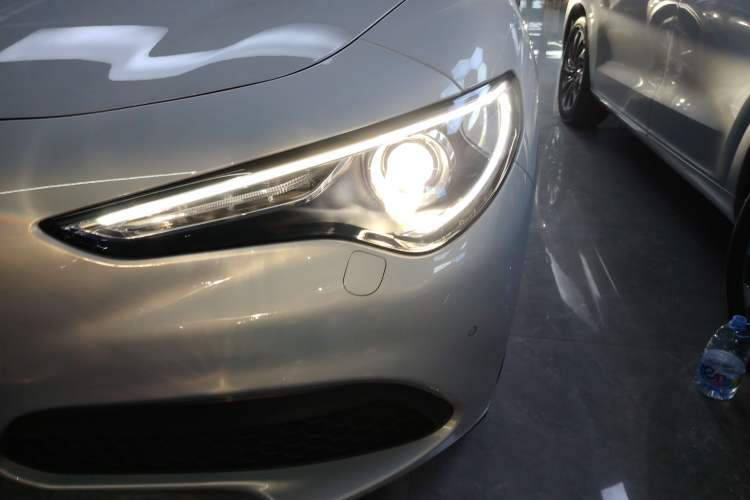 Used Alfa Romeo Stelvio 2021 2.0T 280HP Luxury Edition Left Front Headlight