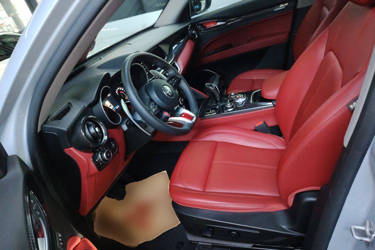 Used Alfa Romeo Stelvio 2021 2.0T 280HP Luxury Edition Left Front Seat
