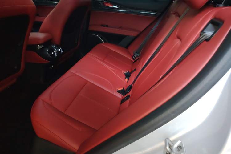 Used Alfa Romeo Stelvio 2021 2.0T 280HP Luxury Edition Left Rear Seat