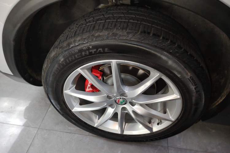 Used Alfa Romeo Stelvio 2021 2.0T 280HP Luxury Edition Right Rear Wheel Hub