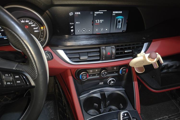 Used Alfa Romeo Stelvio 2021 2.0T 280HP Luxury Edition Audio And AC Panel