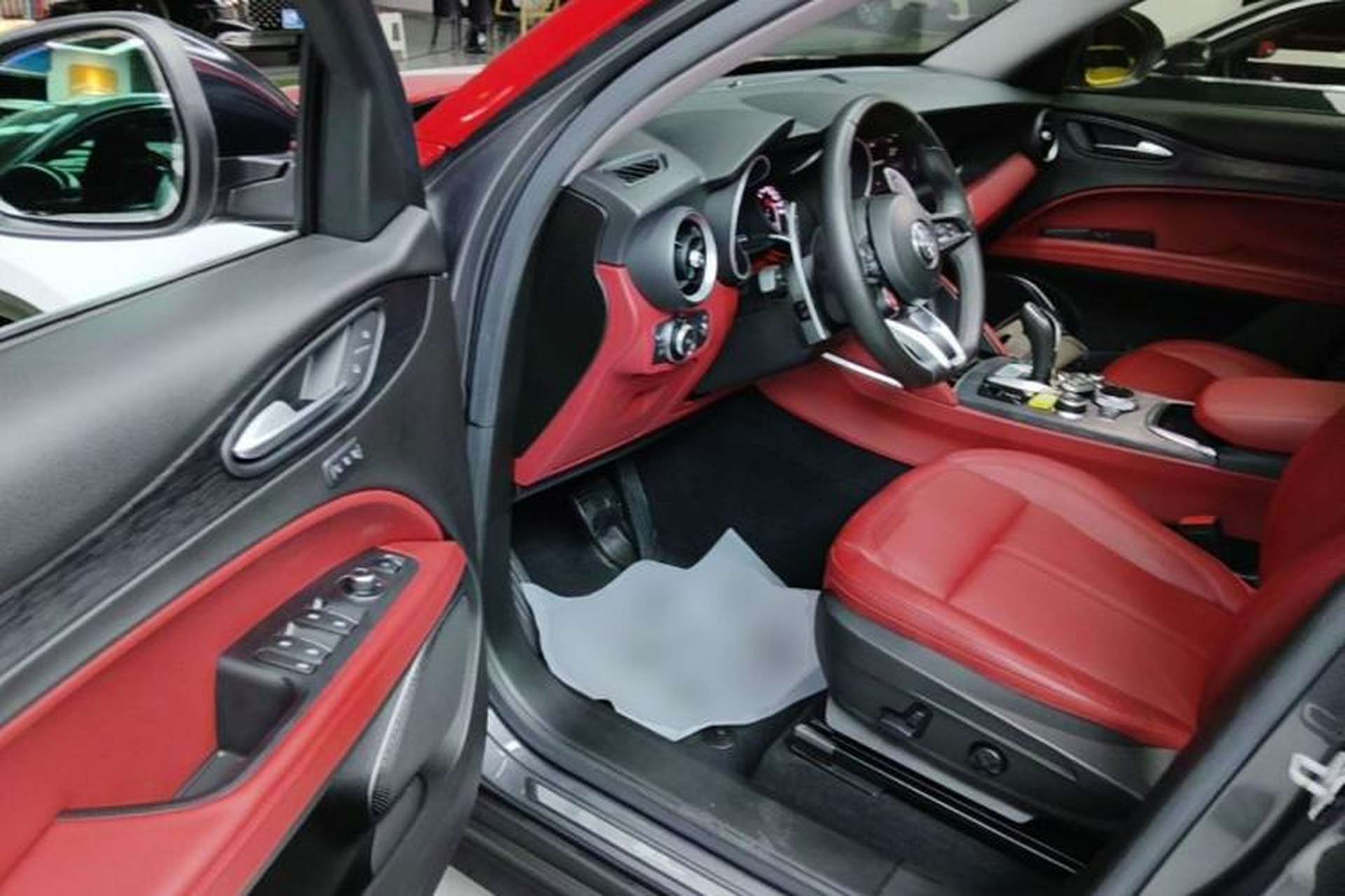 Used Alfa Romeo Stelvio 2021 2.0T 280HP Luxury Edition Driver Seat