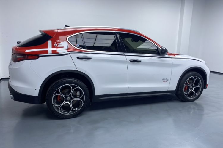 Used Alfa Romeo Stelvio 2021 2.0T 280HP Luxury Edition Exterior 4