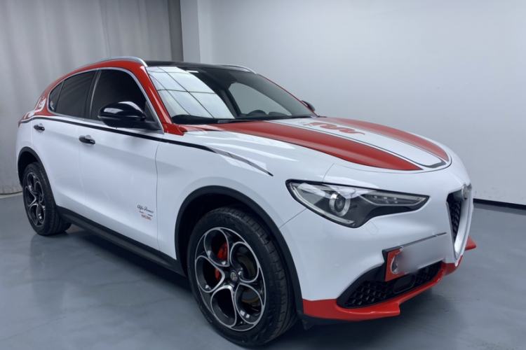 Used Alfa Romeo Stelvio 2021 2.0T 280HP Luxury Edition Exterior 5