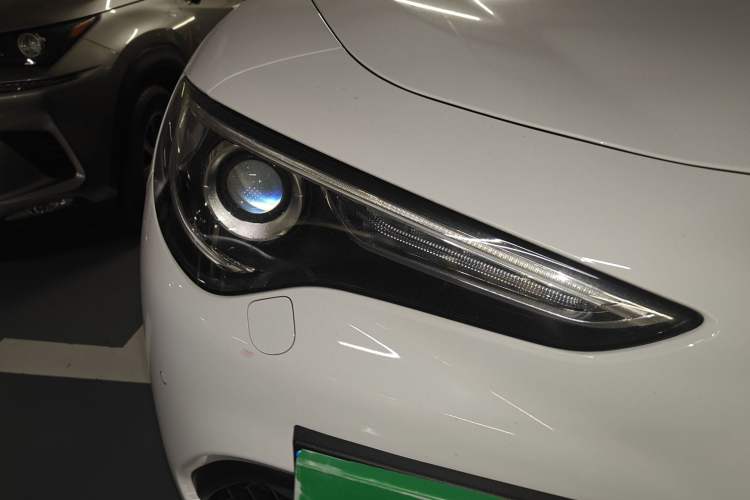 Used Alfa Romeo Stelvio 2021 2.0T 280HP Luxury Edition Exterior 6