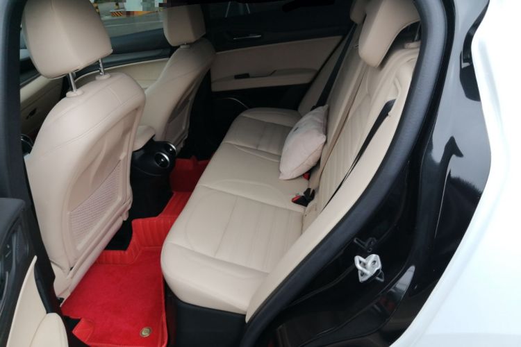 Used Alfa Romeo Stelvio 2021 2.0T 280HP Luxury Edition Interior 4
