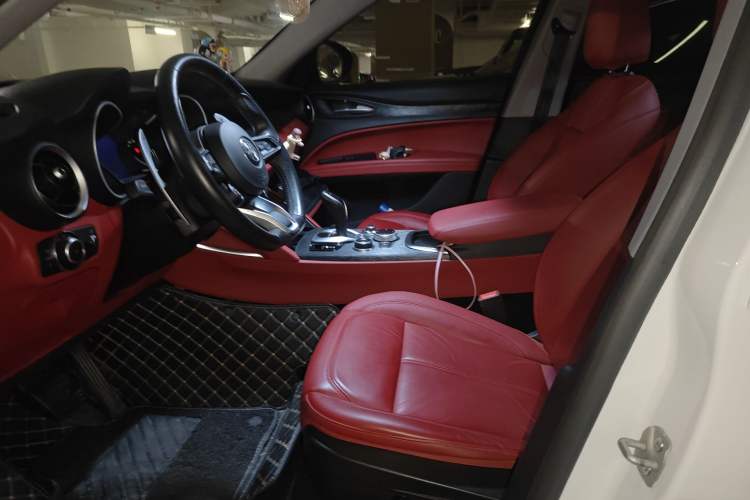 Used Alfa Romeo Stelvio 2021 2.0T 280HP Luxury Edition Left Front Seat