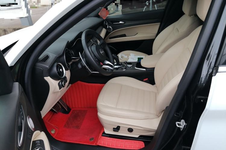 Used Alfa Romeo Stelvio 2021 2.0T 280HP Luxury Edition Left Front Seat
