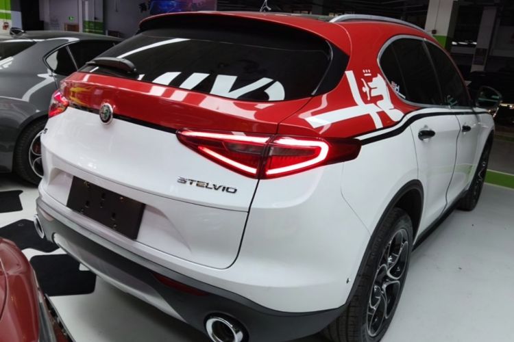Used Alfa Romeo Stelvio 2021 2.0T 280HP Luxury Edition Rear Right 45 Deg
