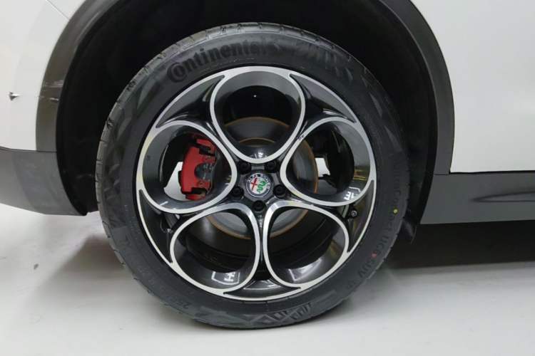 Used Alfa Romeo Stelvio 2021 2.0T 280HP Luxury Edition Right Rear Wheel Hub