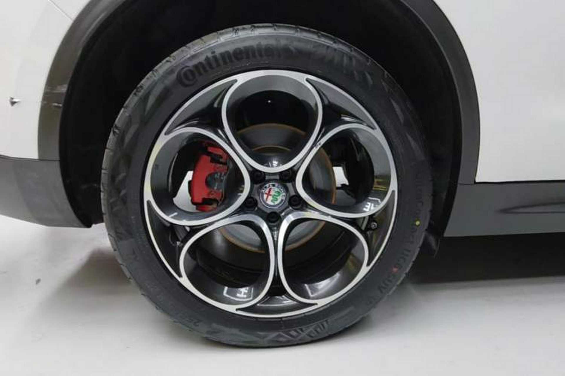 Used Alfa Romeo Stelvio 2021 2.0T 280HP Luxury Edition Right Rear Wheel Hub