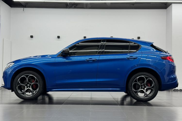 Used Alfa Romeo Stelvio 2022 2.0T 280HP Veloce Track Edition Exterior 1