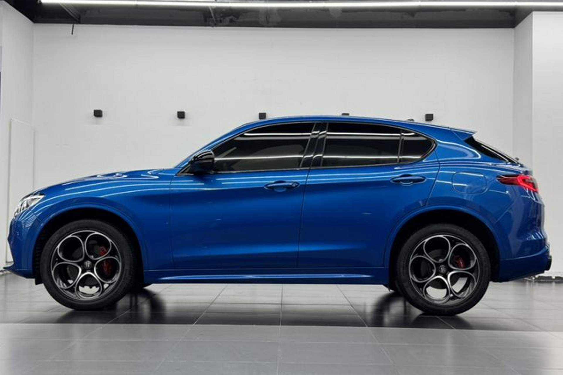 Used Alfa Romeo Stelvio 2022 2.0T 280HP Veloce Track Edition Exterior 2