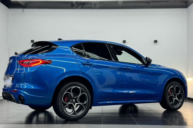 Used Alfa Romeo Stelvio 2022 2.0T 280HP Veloce Track Edition Exterior 4