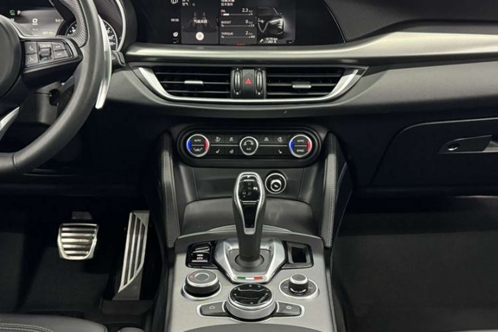 Used Alfa Romeo Stelvio 2022 2.0T 280HP Veloce Track Edition Interior 3