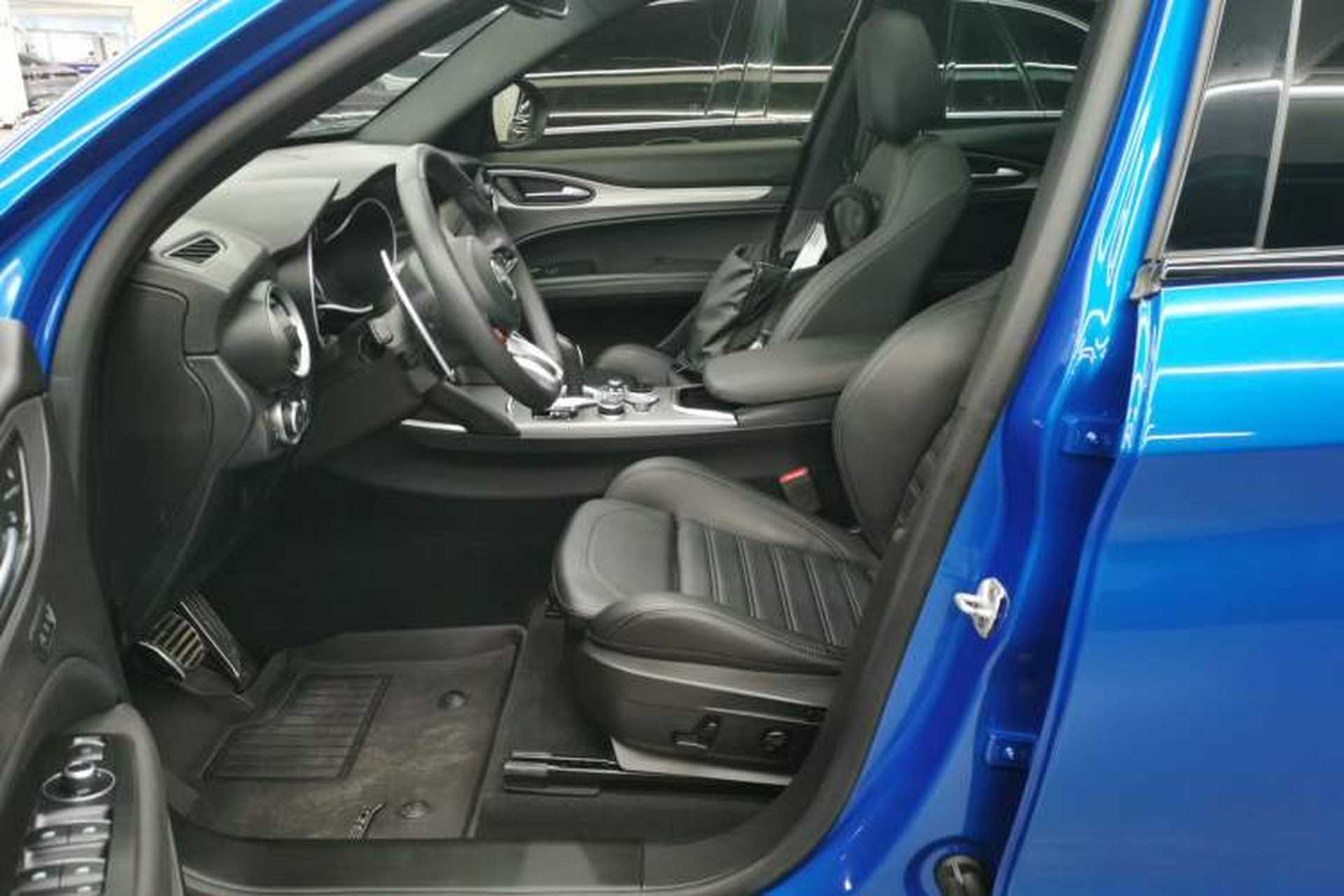 Used Alfa Romeo Stelvio 2022 2.0T 280HP Veloce Track Edition Left Front Seat