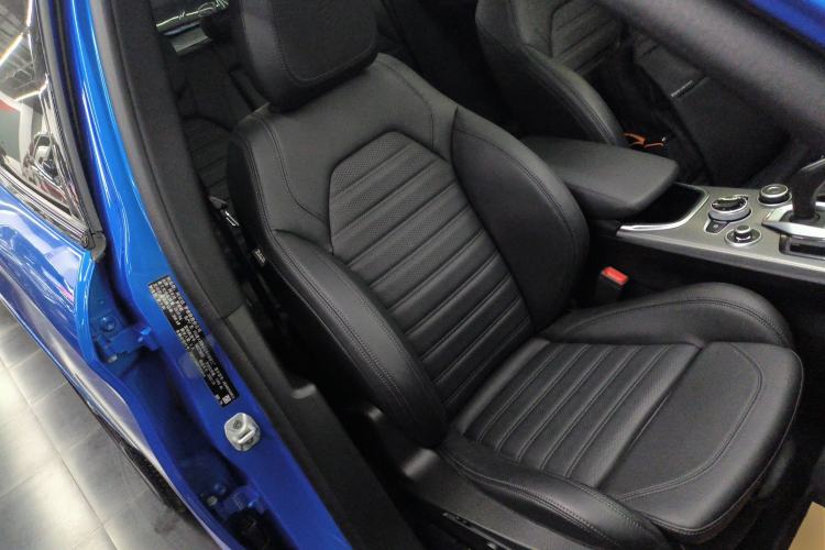 Used Alfa Romeo Stelvio 2022 2.0T 280HP Veloce Track Edition Right Front Seat