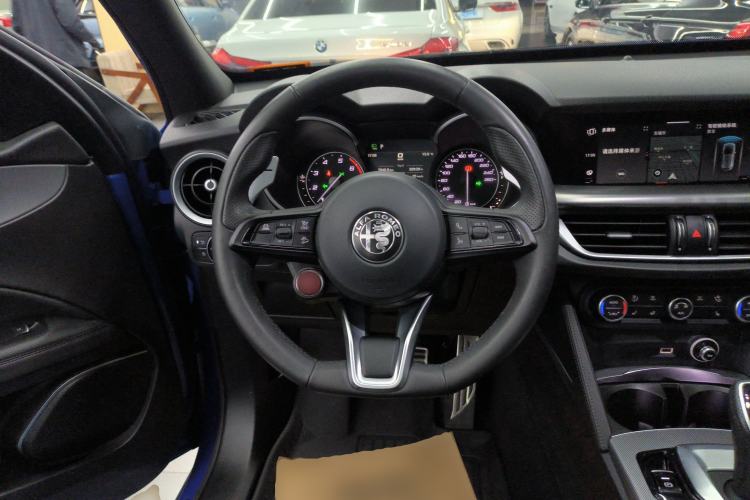Used Alfa Romeo Stelvio 2022 2.0T 280HP Veloce Track Edition Steering Wheel