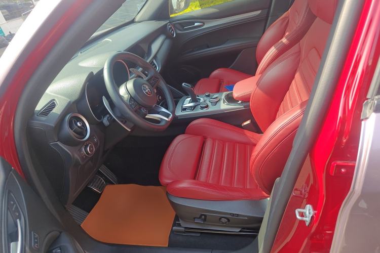 Used Alfa Romeo Stelvio 2023 2.0T 280HP Veloce Track Edition Left Front Seat