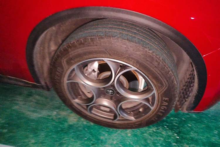 Used Alfa Romeo Stelvio 2023 2.0T 280HP Sprint Zongqing Version Right Front Wheel Hub