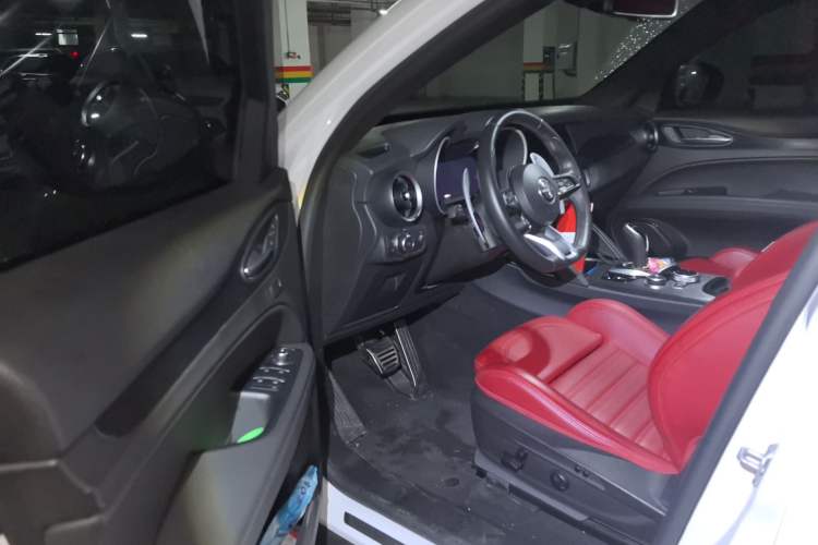 Used Alfa Romeo Stelvio 2023 2.0T 280HP Sprint Zongqing Version Driver Seat