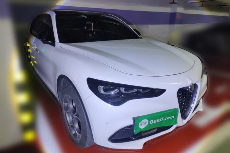 Used Alfa Romeo Stelvio 2023 2.0T 280HP Sprint Zongqing Version Front Right 45 Deg