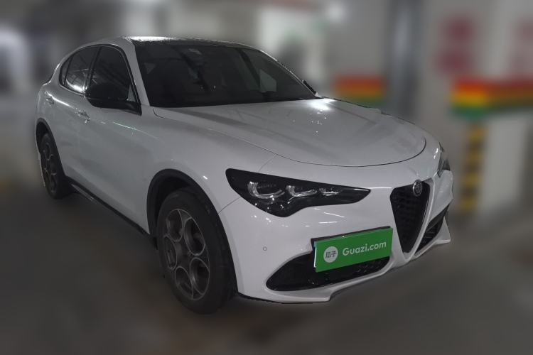 Used Alfa Romeo Stelvio 2023 2.0T 280HP Sprint Zongqing Version Front Right 45 Deg