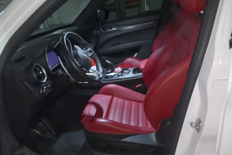 Used Alfa Romeo Stelvio 2023 2.0T 280HP Sprint Zongqing Version Left Front Seat