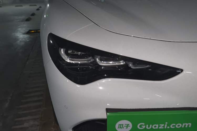 Used Alfa Romeo Stelvio 2023 2.0T 280HP Sprint Zongqing Version Right Front Headlight