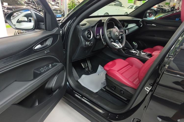 Used Alfa Romeo Stelvio 2024 2.0T 280HP Dragon Edition Limited Edition Driver Seat