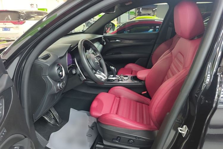 Used Alfa Romeo Stelvio 2024 2.0T 280HP Dragon Edition Limited Edition Left Front Seat